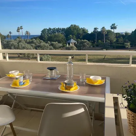 One-bedroom With Balcony, Sea And Park Views, Air Conditioning, Swimming Pool And Parking *