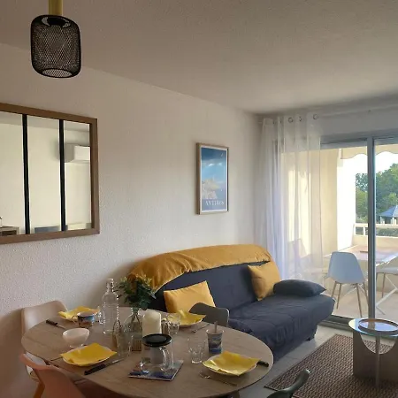 Апартаменти One-bedroom With Balcony, Sea And Park Views, Air Conditioning, Swimming Pool And Parking *