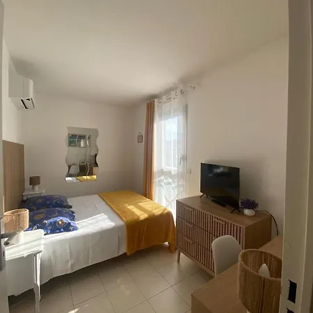 One-bedroom With Balcony, Sea And Park Views, Air Conditioning, Swimming Pool And Parking