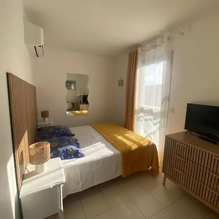 One-bedroom With Balcony, Sea And Park Views, Air Conditioning, Swimming Pool And Parking Апартаменти *