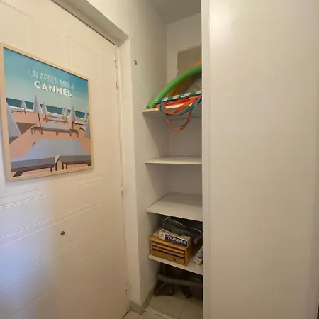 One-bedroom With Balcony, Sea And Park Views, Air Conditioning, Swimming Pool And Parking Апартаменти