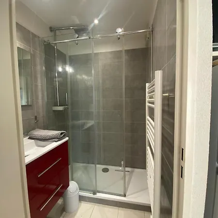 One-bedroom With Balcony, Sea And Park Views, Air Conditioning, Swimming Pool And Parking *