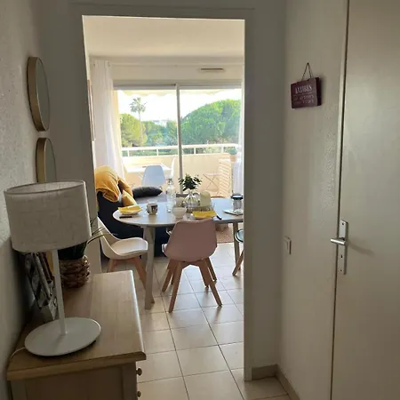 Апартаменти One-bedroom With Balcony, Sea And Park Views, Air Conditioning, Swimming Pool And Parking Антіб